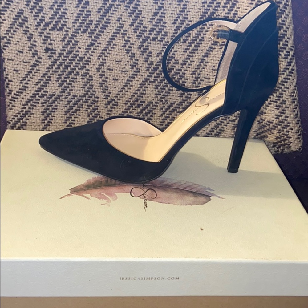 Jessica Simpson heel